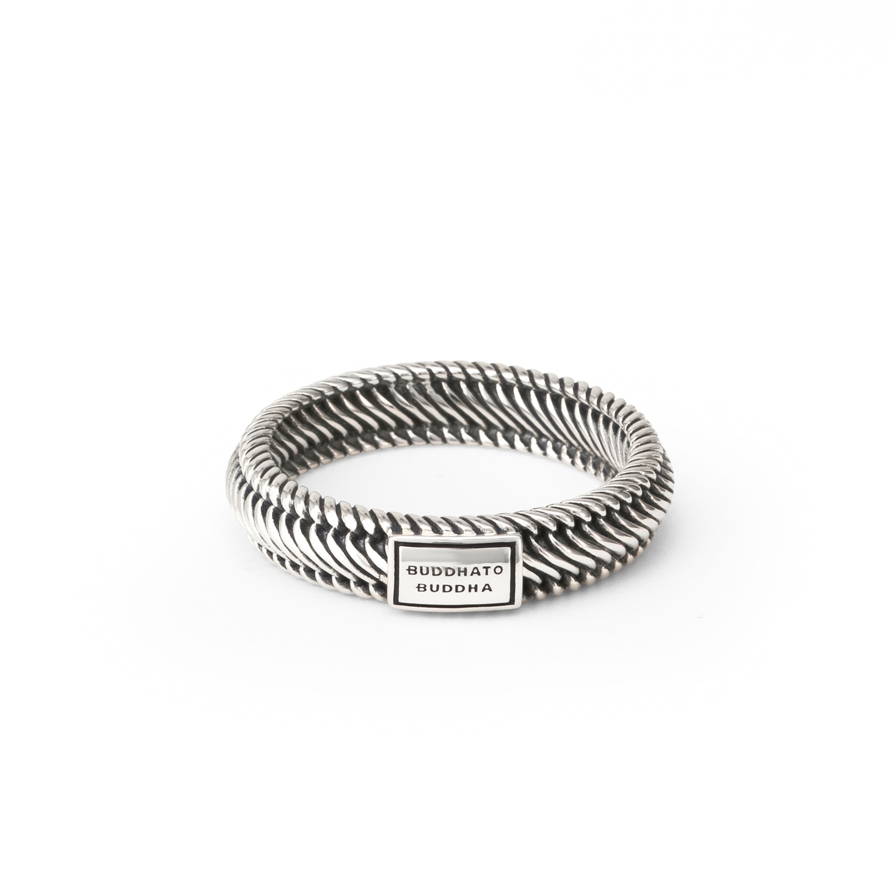 De Edwin-collectie behoort tot een van de meest geliefde collecties van Buddha to Buddha. De Edwin Mini-ring is verfijnd met een krachtige uitstraling en heeft een slankere vorm dan de Edwin Small-ring.